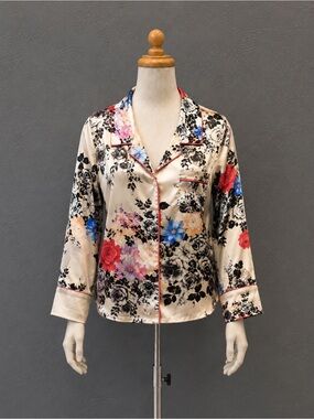 Victoria's Secret Women Floral Satin Pajamas Top Size L/G, Classic, Intimate